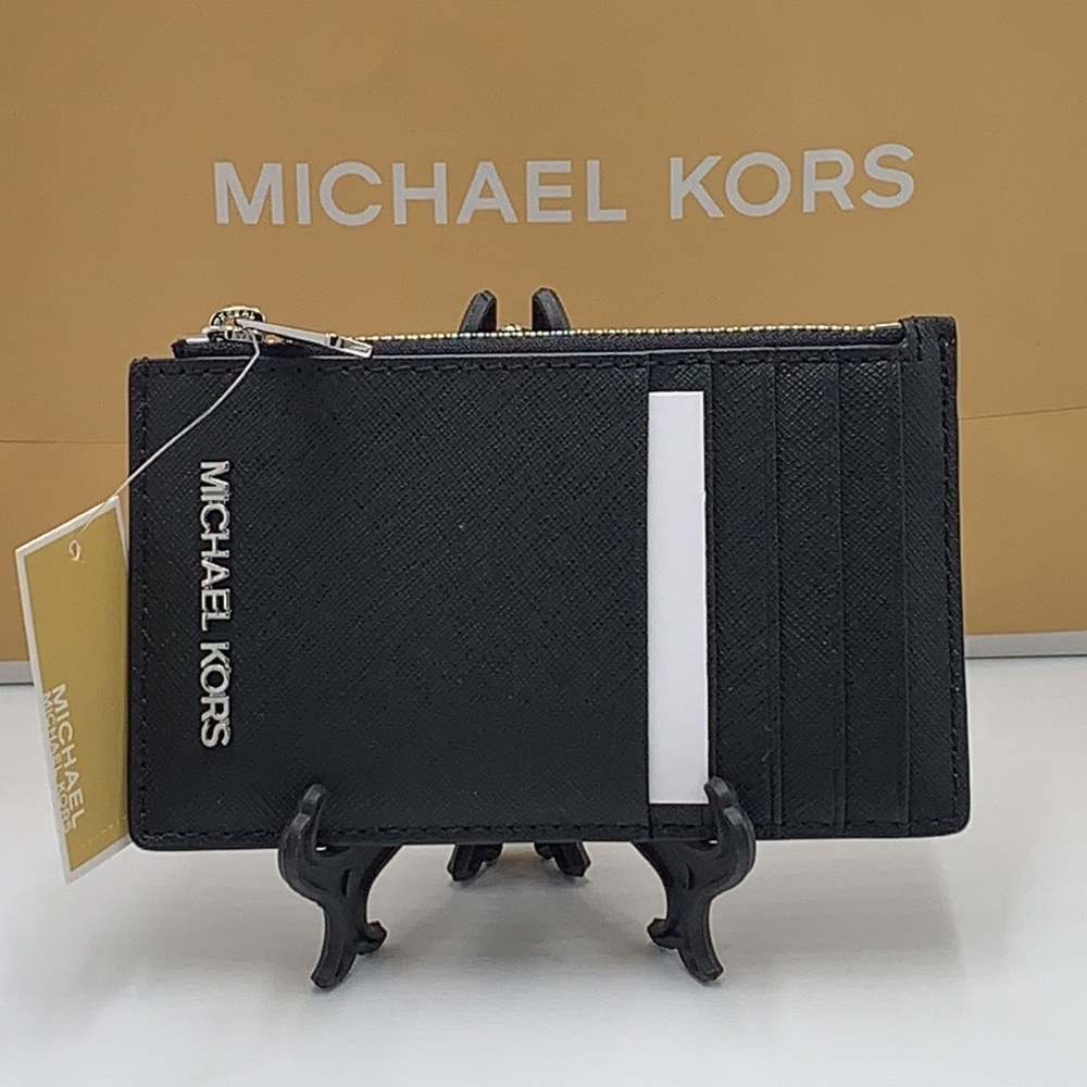 MICHAEL KORS
Jet Set Travel Medium Top Zip Leather Card
Case Wallet
BLACK NWT - Picture 8 of 10